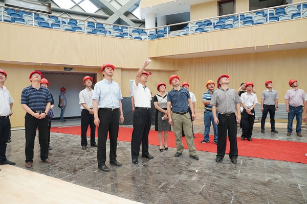 市委書記史濟(jì)錫、市長朱晨調(diào)研中立公司承建的民生項(xiàng)目工程