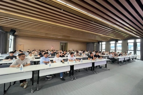 強化公司稅務(wù)、法務(wù)建設(shè) 增強風險防控能力 —浙江中立建設(shè)有限公司開展稅務(wù)和法務(wù)培訓會